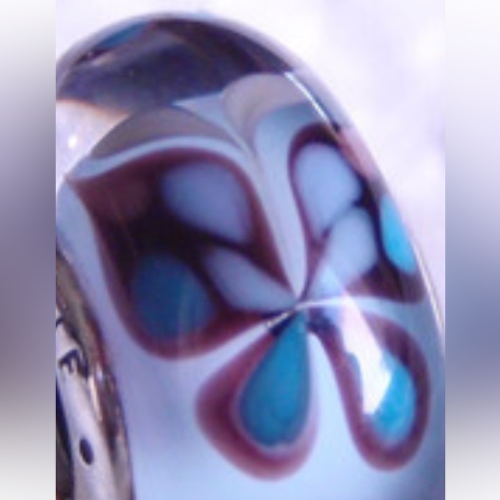 Pandora Murano butterfly glass bead - Picture 3 of 5